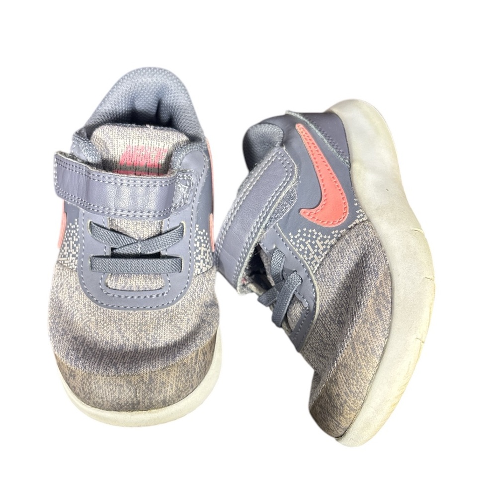 Children’s Nike Sneakers | Gray & Pink | Size 8